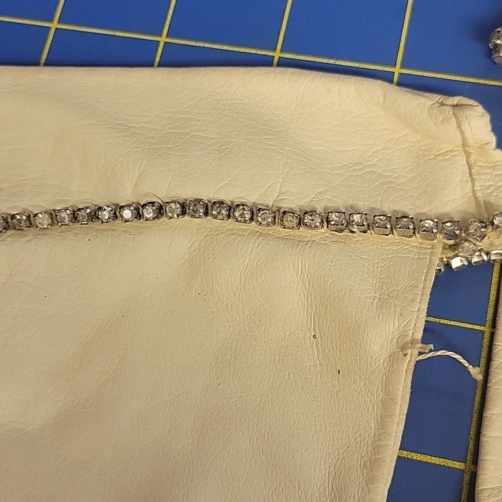 Vintage Kay Fuchs Design Sz 6 Cream Leather Gloves Silver Rhinestone